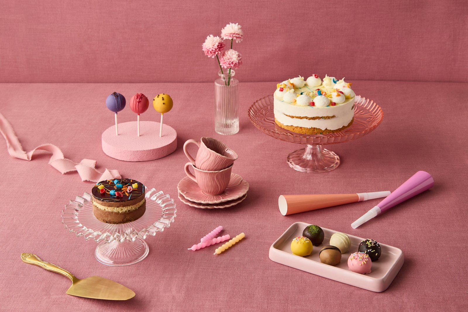 Jessica Pastries desserts on a pink table
